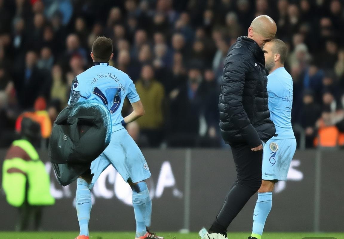 瓜迪奥拉不满VAR漏判点球：深度解析裁判争议与足球公平性挑战